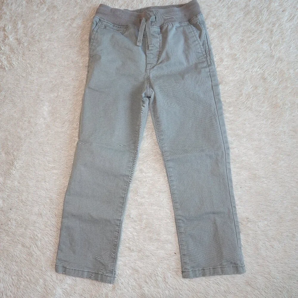 Boys Size 5 Gap Gray Pants with Elastic Waist, Like New